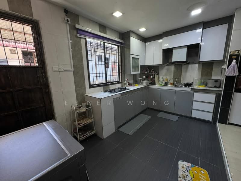 1-storey Terraced House for Sale in Taman Puteri Wangsa (Ulu Tiram) - Ester Wong - Kitchen - PropertyGuru.com.my