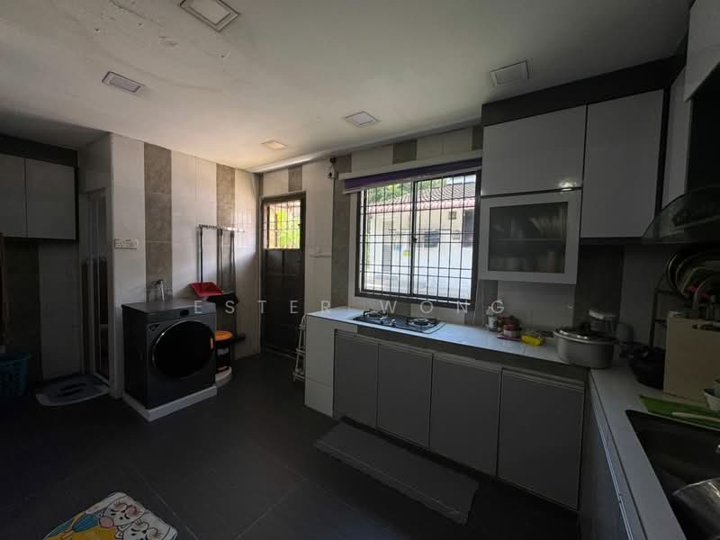 1-storey Terraced House for Sale in Taman Puteri Wangsa (Ulu Tiram) - Ester Wong - Kitchen - PropertyGuru.com.my