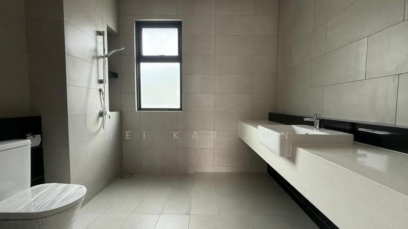 Bungalow House for Sale in Jade Hills (Kajang) - Hei Kar Jun - Bathroom - PropertyGuru.com.my