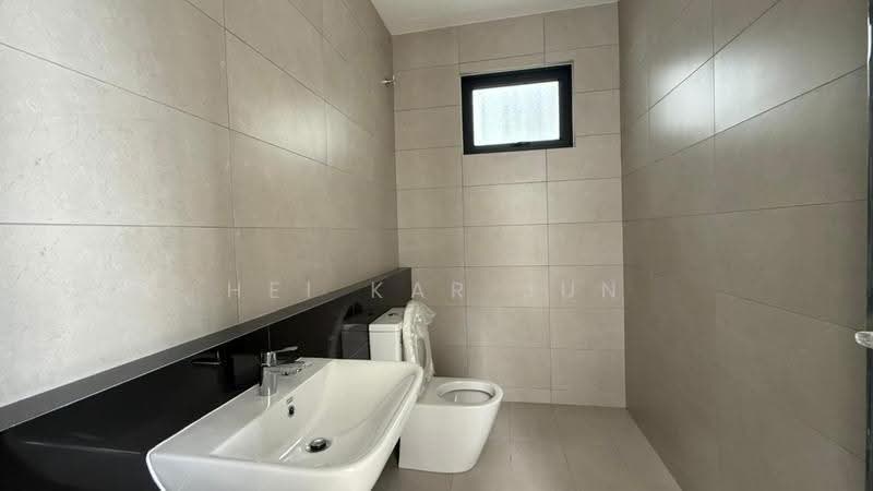 Bungalow House for Sale in Jade Hills (Kajang) - Hei Kar Jun - Bathroom - PropertyGuru.com.my