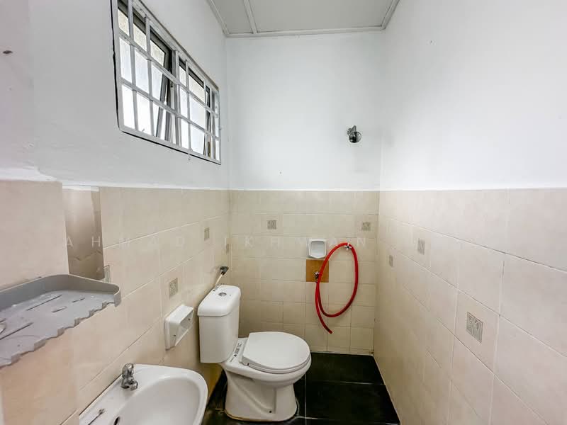 Taman Kajang Perdana untuk Untuk Dijual - RM 300,000, Mac 2026 - Bathroom - PropertyGuru.com.my