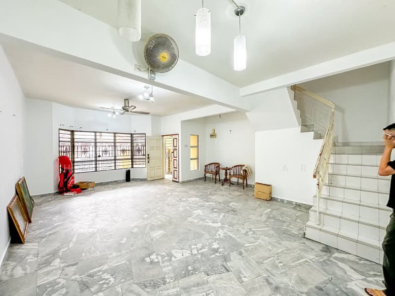 Taman Desa Mewah untuk Untuk Dijual - RM 435,000, Apr 2026 - Living Room - PropertyGuru.com.my