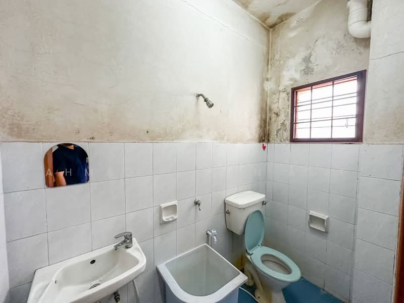 Taman Desa Mewah untuk Untuk Dijual - RM 435,000, Apr 2026 - Bathroom - PropertyGuru.com.my