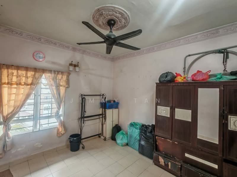 Apartment for Sale at Pangsapuri Kasuarina - Jimmy Tan - Bedroom - PropertyGuru.com.my