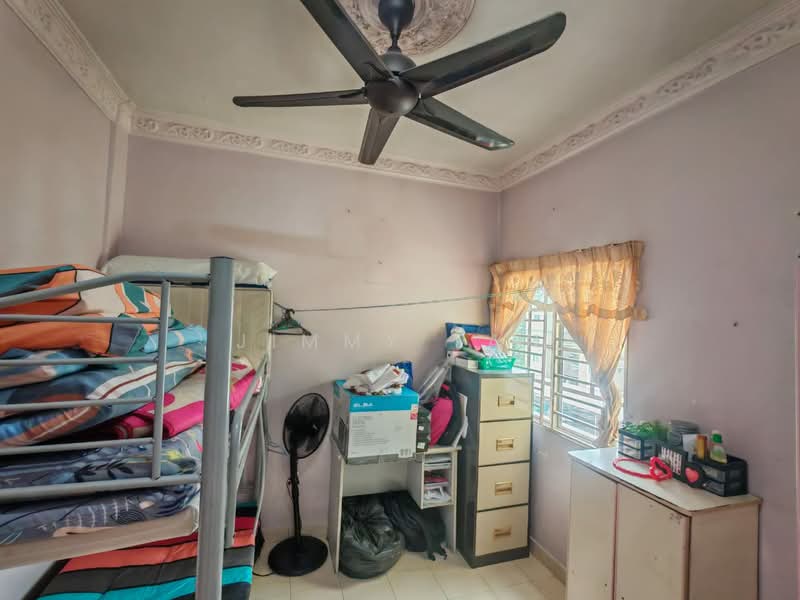 Apartment for Sale at Pangsapuri Kasuarina - Jimmy Tan - Bedroom - PropertyGuru.com.my