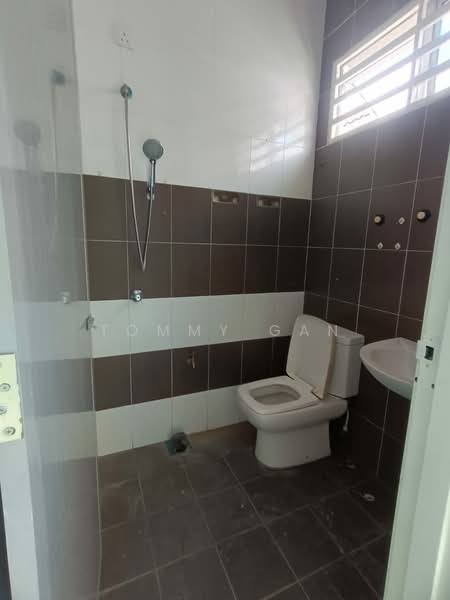 Nova Royale City @ Simpang Ampat 2-Storey 1400sqft Freehold 4R4B untuk Untuk Dijual - RM 568,000, Mac 2026 - Bathroom - PropertyGuru.com.my