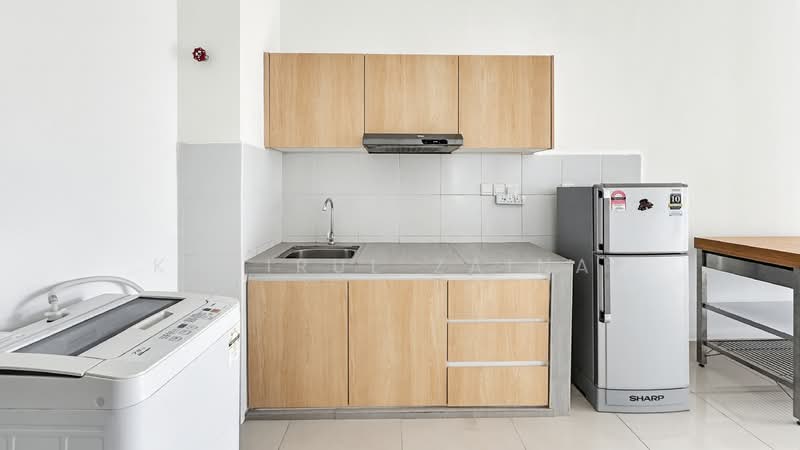 Service Residence for Sale at D'Pulze Cyberjaya - Khairul Zainal - Kitchen - PropertyGuru.com.my