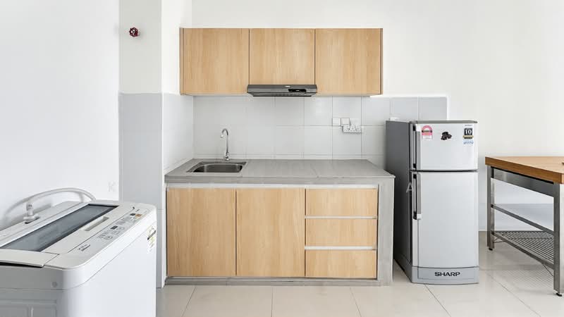 Service Residence for Sale at D'Pulze Cyberjaya - Khairul Zainal - Kitchen - PropertyGuru.com.my