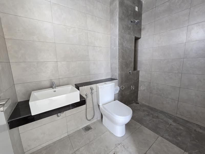 2-storey Terraced House for Sale in Amverton Hills (Sungai Buloh) - Josh Chong - Bathroom - PropertyGuru.com.my