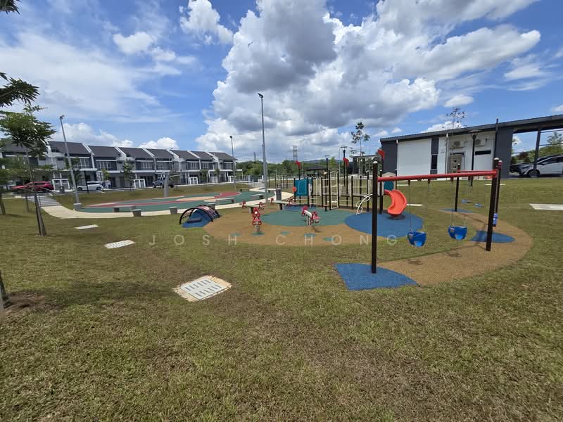 2-storey Terraced House for Sale in Amverton Hills (Sungai Buloh) - Josh Chong - Exterior - PropertyGuru.com.my