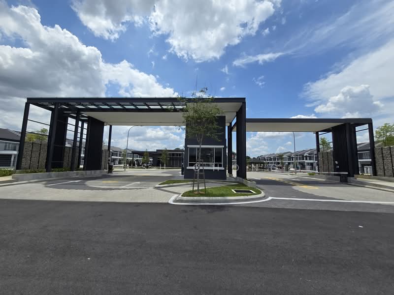 2-storey Terraced House for Sale in Amverton Hills (Sungai Buloh) - Josh Chong - Exterior - PropertyGuru.com.my