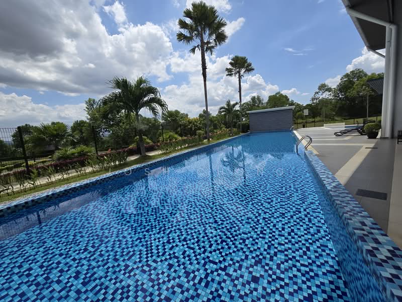 2-storey Terraced House for Sale in Amverton Hills (Sungai Buloh) - Josh Chong - Pool - PropertyGuru.com.my