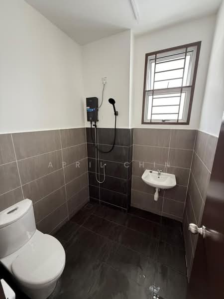 2-storey Terraced House for Rent in Johor Bahru (Johor) - April Chin - Bathroom - PropertyGuru.com.my