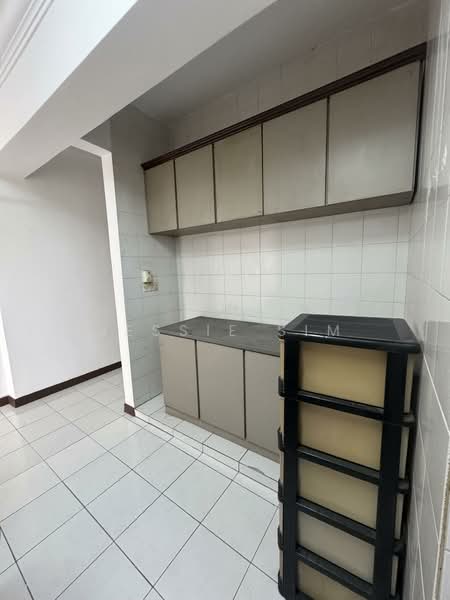 Condominium for Rent at The Pearl (Pearl Point) - Jessie Sim - Kitchen - PropertyGuru.com.my