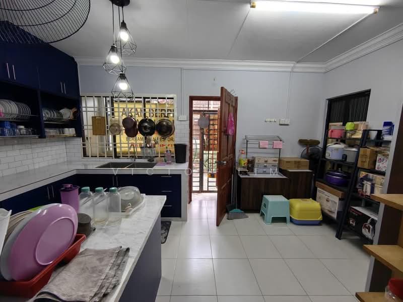 Puteri Wangsa Single Storey Terrace untuk Untuk Dijual - RM 498,000, Mac 2026 - Kitchen - PropertyGuru.com.my