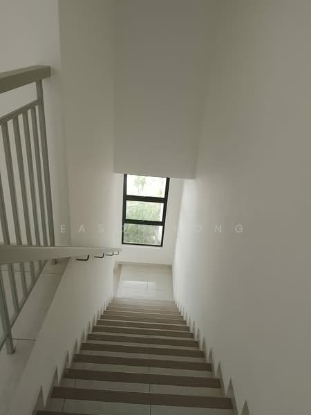 Jalan Alam Suria, Bandar Puncak Alam untuk Untuk Disewa - RM 1,800 /bulan, Mac 2026 - Corridor - PropertyGuru.com.my