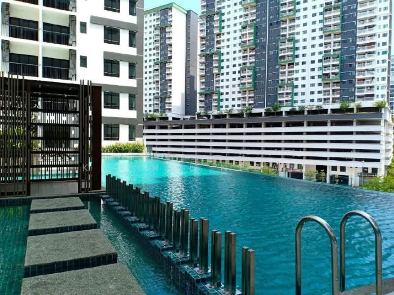 The Greens @ Subang West untuk Untuk Disewa - RM 1,800 /bulan, Apr 2026 - Pool - PropertyGuru.com.my