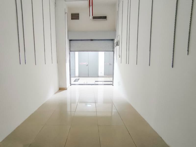 Retail Space for Sale in Bandar Botanic (Klang) - N. Melisa - Corridor - PropertyGuru.com.my