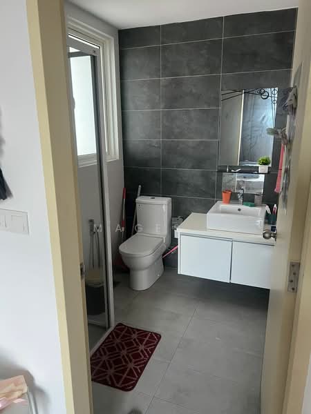 Service Residence for Sale at Impiria Residensi Bukit Tinggi Klang - Mages . - Bathroom - PropertyGuru.com.my