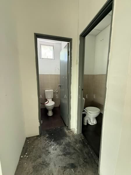 Factory for Rent in Senai (Kulai) - Sausa Lee - Bathroom - PropertyGuru.com.my
