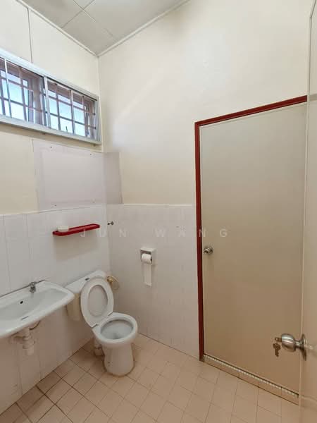 2-storey Terraced House for Sale in Taman Puteri Wangsa (Ulu Tiram) - Jun Wang - Bathroom - PropertyGuru.com.my