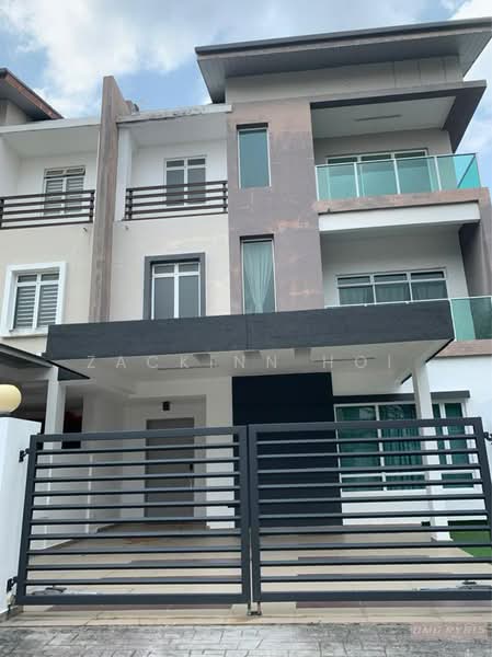 Partially Furnished Good Condition 3 Sty Semi D Canary Garden Bandar Bestari Klang untuk Untuk Dijual - RM 1,350,000, Mac 2026 - Exterior - PropertyGuru.com.my