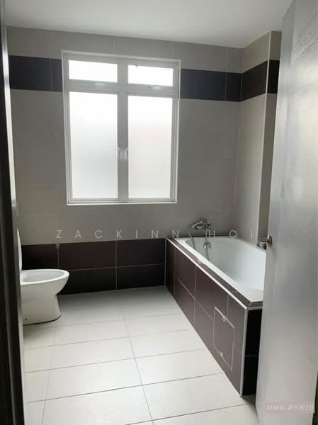 Partially Furnished Good Condition 3 Sty Semi D Canary Garden Bandar Bestari Klang untuk Untuk Dijual - RM 1,350,000, Mac 2026 - Bathroom - PropertyGuru.com.my