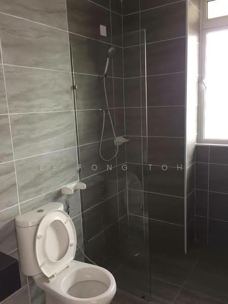 Service Residence for Sale at KSL Residence @ Daya - Ee Fong Toh - Bathroom - PropertyGuru.com.my