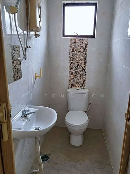 2-storey Terraced House for Sale in Bandar Baru Permas Jaya (Permas Jaya) - Ee Fong Toh - Bathroom - PropertyGuru.com.my