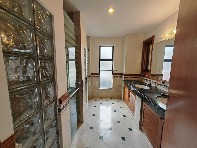 Bungalow for Sale in Seri Kembangan (Selangor) - Matthew Lai - Bathroom - PropertyGuru.com.my