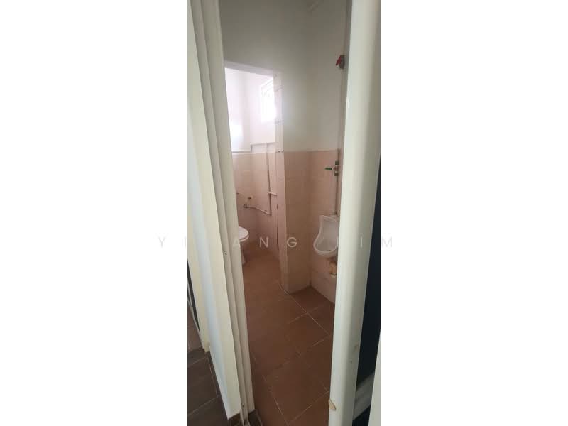 For Rent - 1st floor corner shoplot at Raja Uda for rent