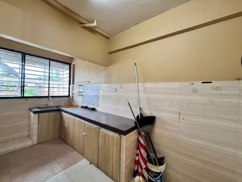 Apartment for Sale at Seri Perindu Apartment - Muhammad Faiz - Kitchen - PropertyGuru.com.my