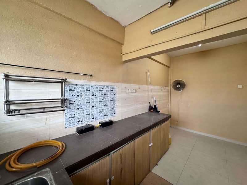 Apartment for Sale at Seri Perindu Apartment - Muhammad Faiz - Kitchen - PropertyGuru.com.my