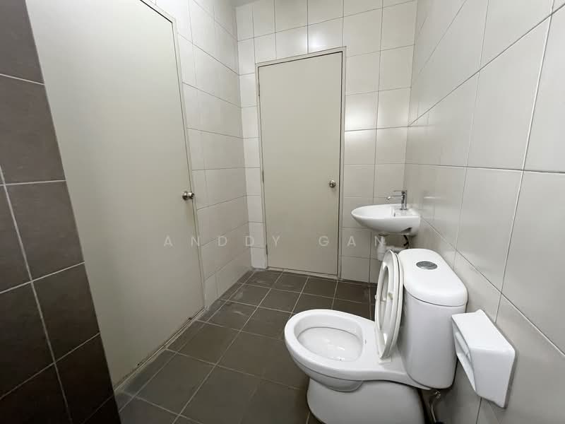 Rumah Teres 2 Tingkat untuk Disewa di Bandar Rimbayu (Telok Panglima Garang) - Anddy Gan - Bathroom - PropertyGuru.com.my