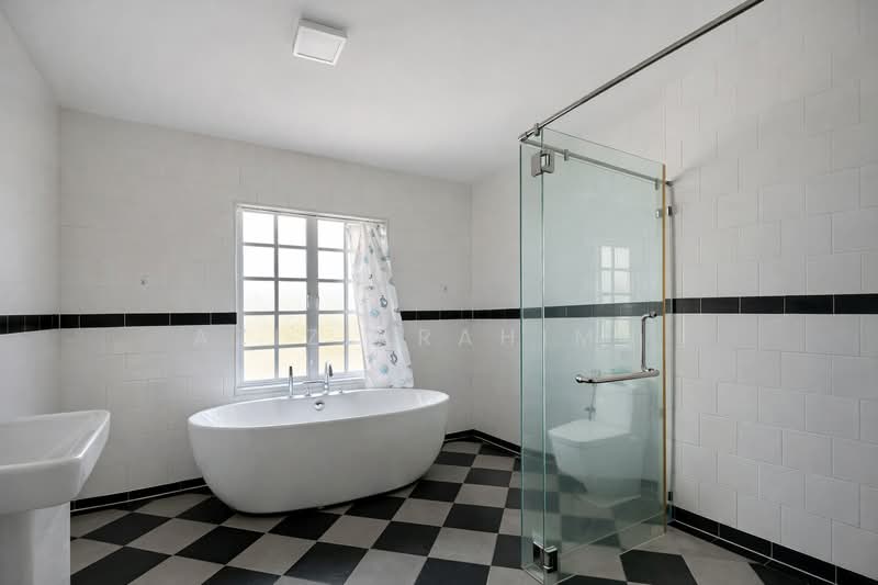 2.5-storey Terraced House for Sale in Cyberjaya (Selangor) - Azizirrahim . - Bathroom - PropertyGuru.com.my