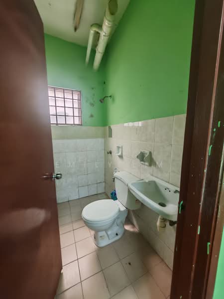 Vista Indah Putra untuk Untuk Dijual - RM 249,999, Mac 2026 - Bathroom - PropertyGuru.com.my
