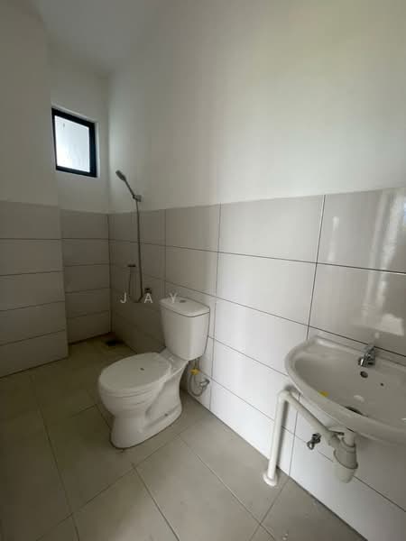 2-storey Terraced House for Sale in Moyan (Kuching) - Jay Law - Bathroom - PropertyGuru.com.my