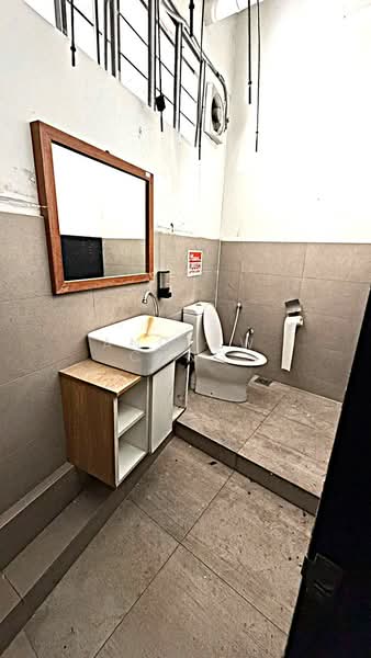 Office for Rent in Seksyen 13 (Petaling Jaya) - Andrew Chng - Bathroom - PropertyGuru.com.my