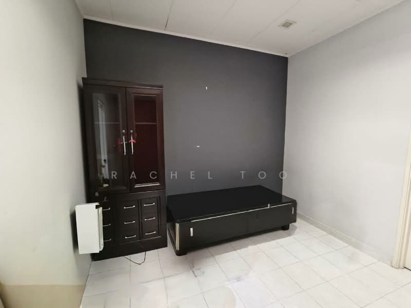 Taman Bukit Subang untuk Untuk Dijual - RM 695,000, Mac 2026 - Living Room - PropertyGuru.com.my