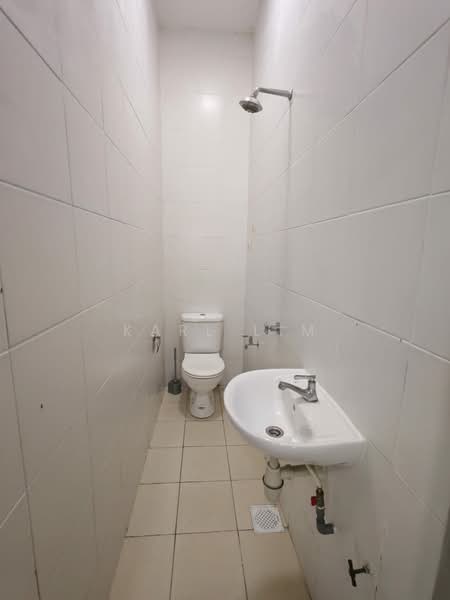 Taman Sutera Utama untuk Untuk Disewa - RM 3,300 /bulan, Mac 2026 - Bathroom - PropertyGuru.com.my