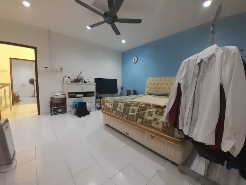 Bandar Bukit Tinggi 2 untuk Untuk Dijual - RM 1,300,000, Mac 2026 - Bedroom - PropertyGuru.com.my