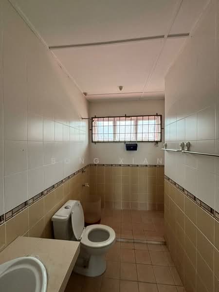 2-storey Terraced House for Sale in Kota Samarahan (Sarawak) - Bong Xian - Bathroom - PropertyGuru.com.my