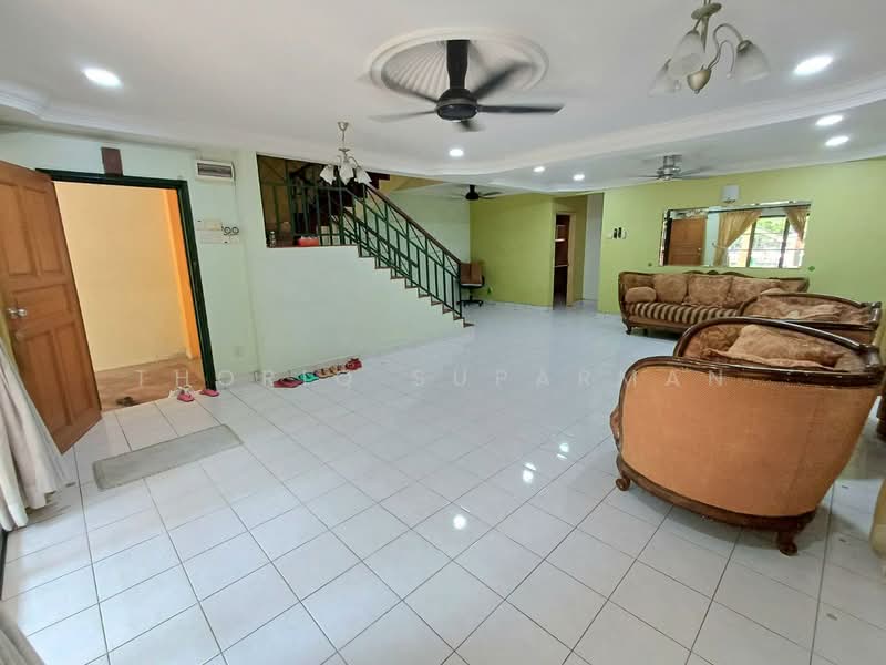 2-storey Terraced House for Sale in Seksyen 9 (Kota Damansara) - Thoriq Suparman - Living Room - PropertyGuru.com.my