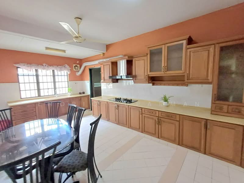 2-storey Terraced House for Sale in Seksyen 9 (Kota Damansara) - Thoriq Suparman - Kitchen - PropertyGuru.com.my