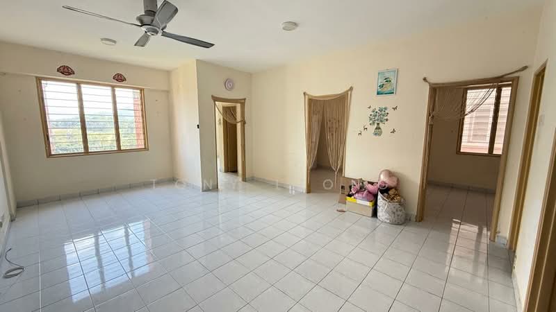 Pangsapuri untuk Disewa di Garden Park - Tony Leong - Living Room - PropertyGuru.com.my