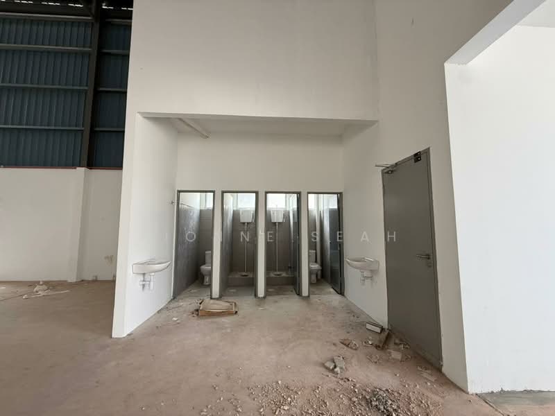 Kilang untuk Disewa di Sungai Bakap (Penang) - Fionne Seah - Bathroom - PropertyGuru.com.my