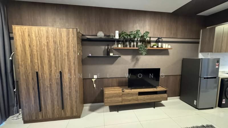 Kediaman Servis untuk Dijual di Country Garden Central Park - Daniel Wong - Living Room - PropertyGuru.com.my