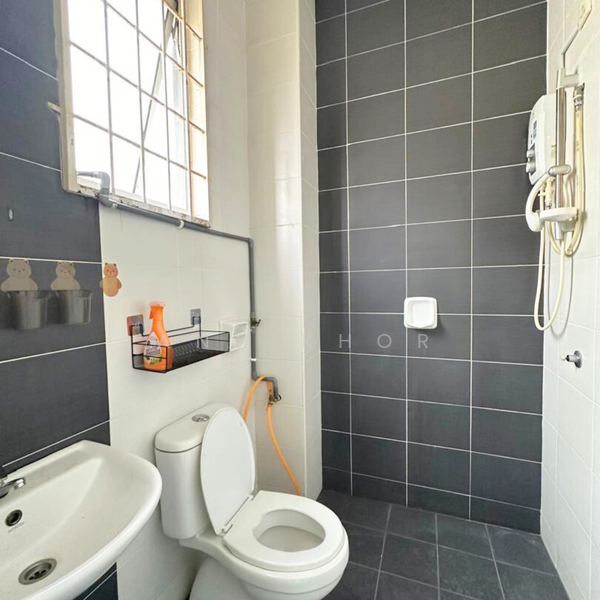 3-storey Terraced House for Sale in Taman Naluri Ria (Seberang Jaya) - Ann Khor - Bathroom - PropertyGuru.com.my