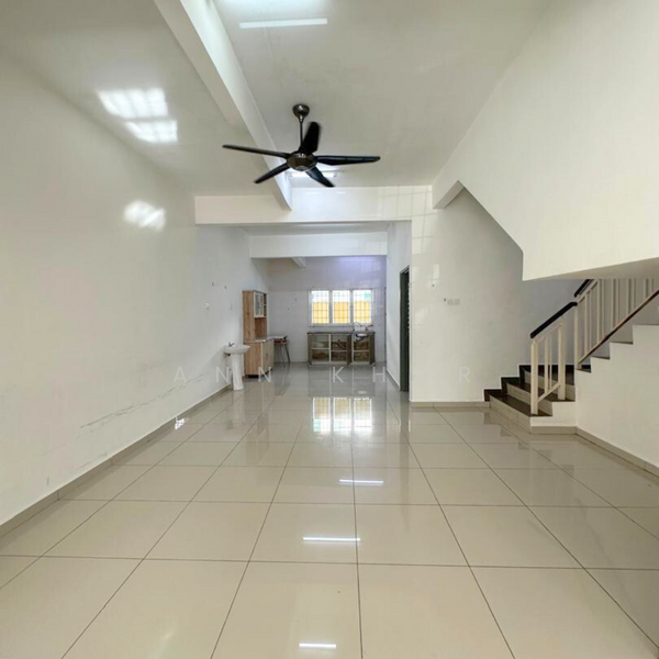 3-storey Terraced House for Sale in Taman Naluri Ria (Seberang Jaya) - Ann Khor - Living Room - PropertyGuru.com.my