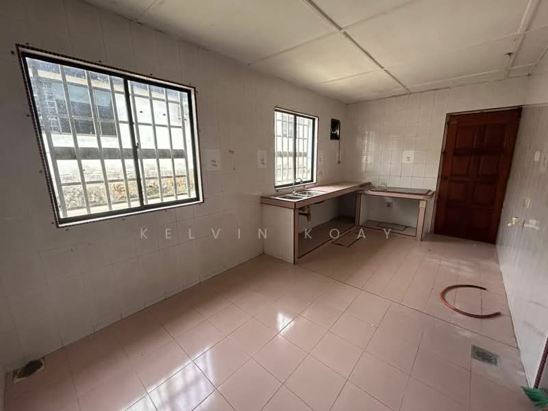 1-storey Terraced House for Sale in Taman Johor Jaya (Johor Bahru) - Kelvin Koay - Kitchen - PropertyGuru.com.my